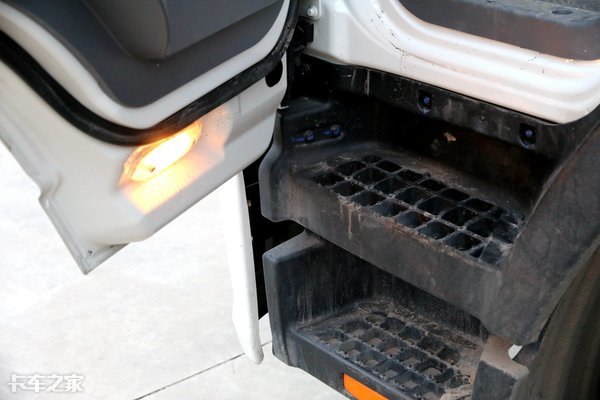 尺寸宽大舒适性高，江淮帅铃绿通版轻卡跟车体验