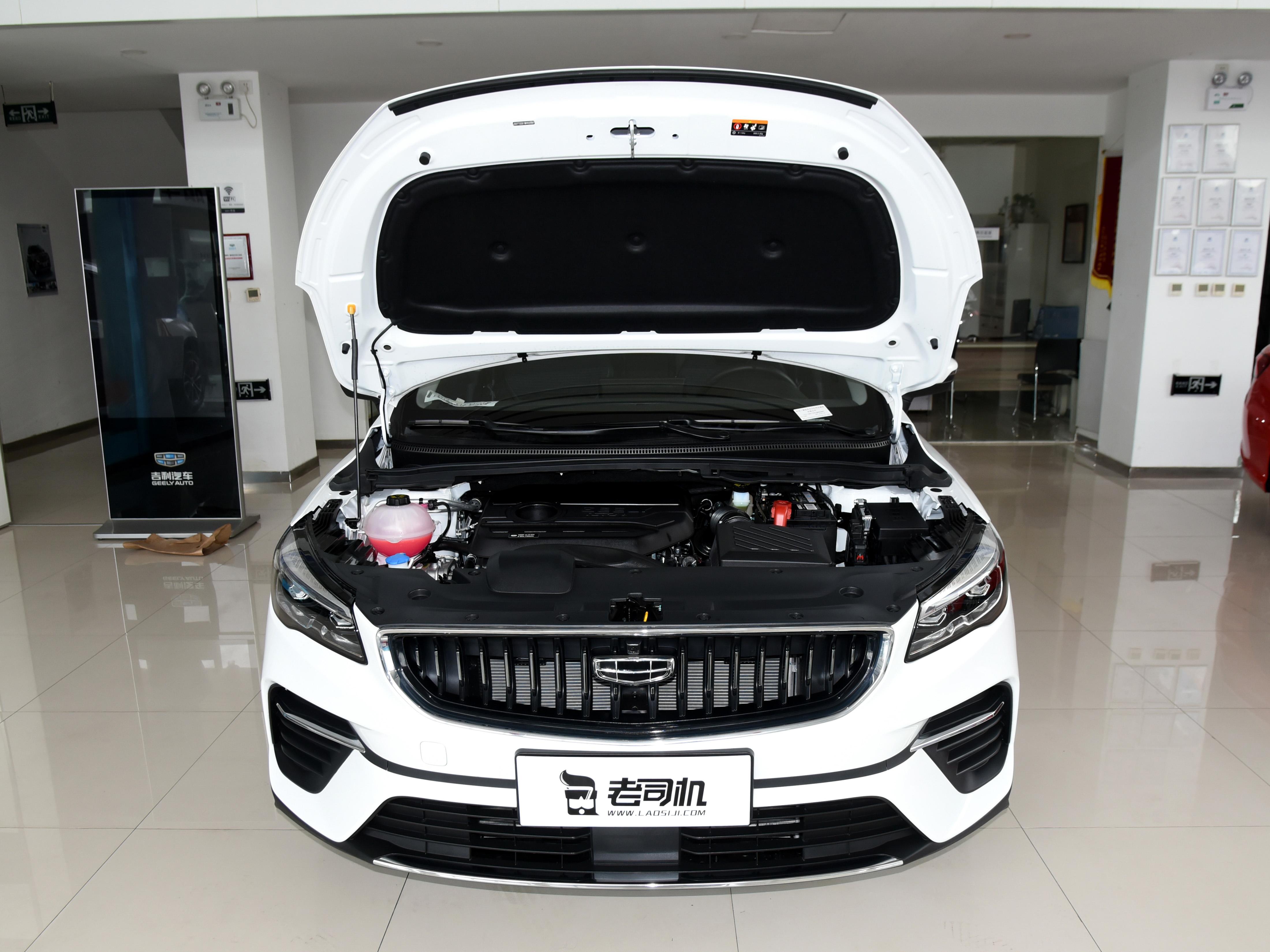 油耗不到6L，高底盘高通过性，廉价SUV，实拍吉利帝豪S