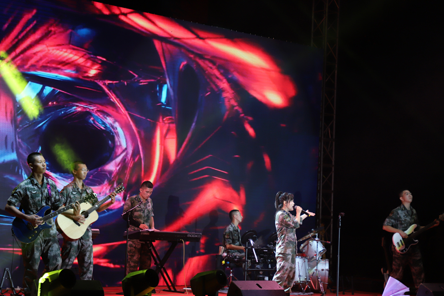 献礼华诞 | 解放军及武警部队“双节”晚会大联欢