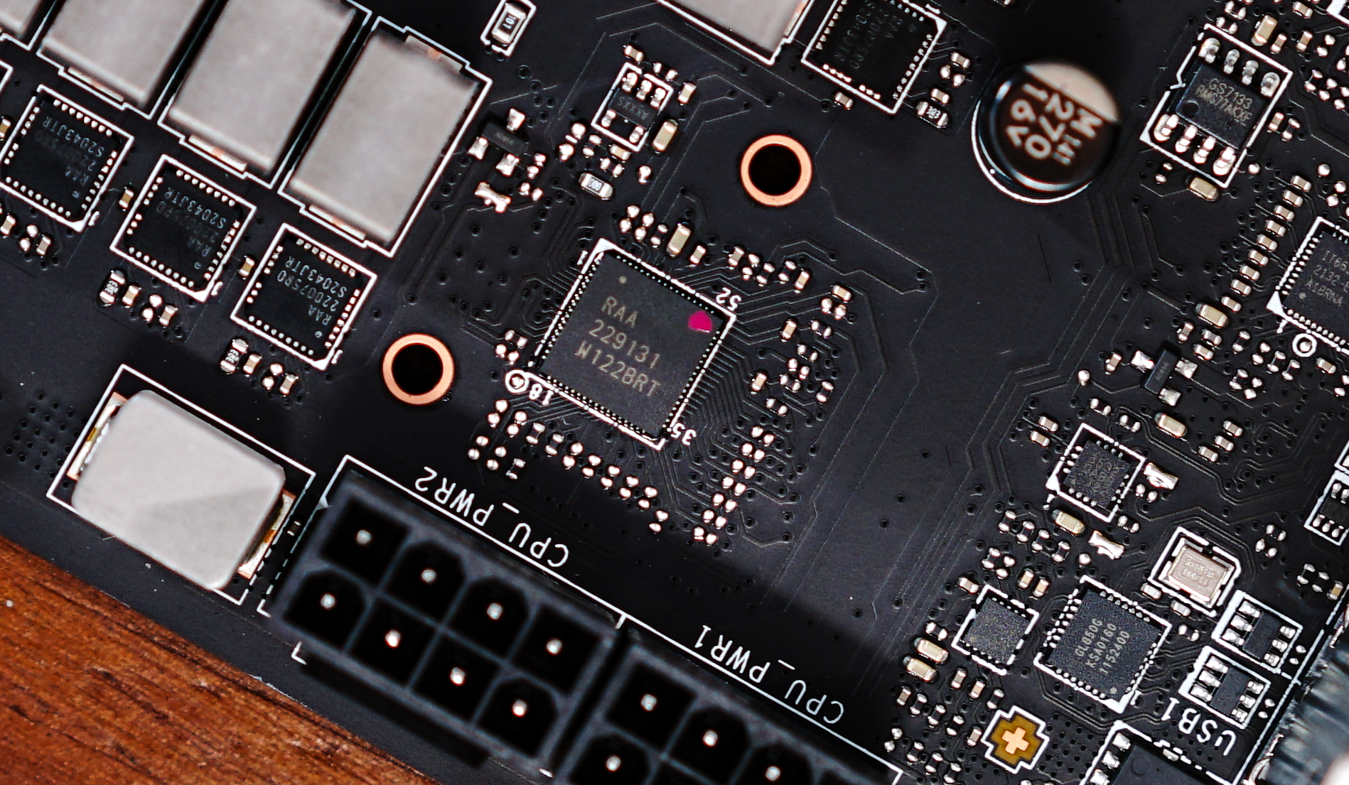 intel酷睿12代首发“座驾”来了！微星Z690 CARBON WIFI抢先开箱
