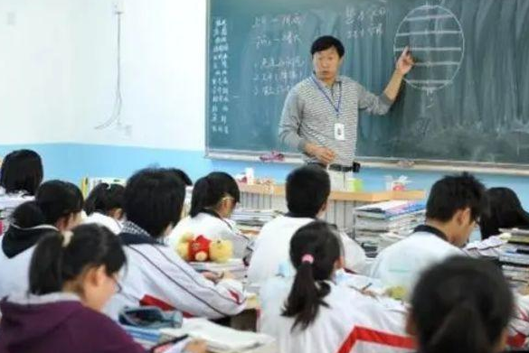 一位苏州教师的真实收入曝光，低于想象值，但也不算少