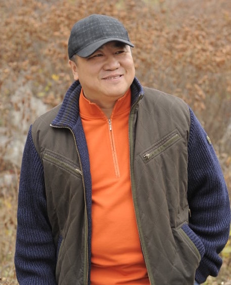 「刘流简历」他出生时是相声演员,曾担任本山传媒的副总裁 现在他和