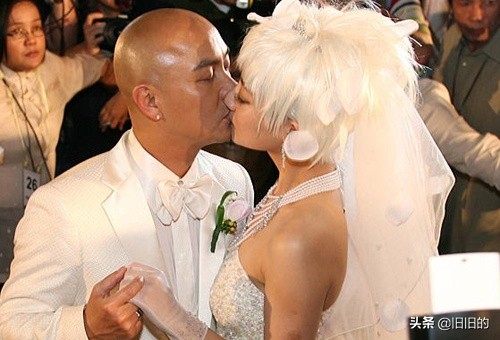 童年男神张卫健：别人的爱情是偶像剧，他却堪比苦情剧