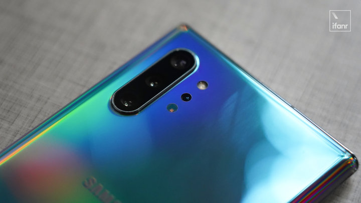 差价 1400 元，三星 Note 10 和 Note 10+ 有什么差别？