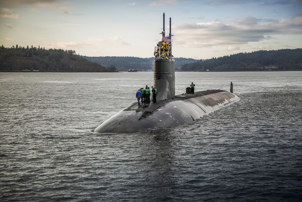 美媒：核潜艇在南海活动越发不易，这次撞船可能对美国破坏巨大