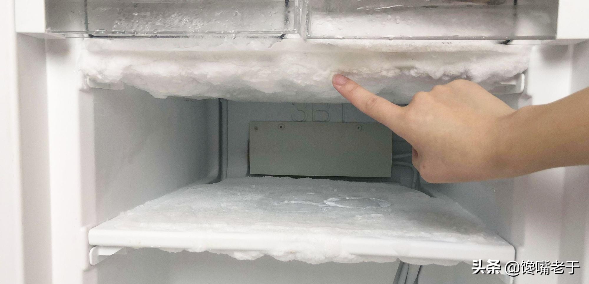 冰箱總是結冰，占空間又耗電怎么辦？學會這一招，冰箱干凈又省電
