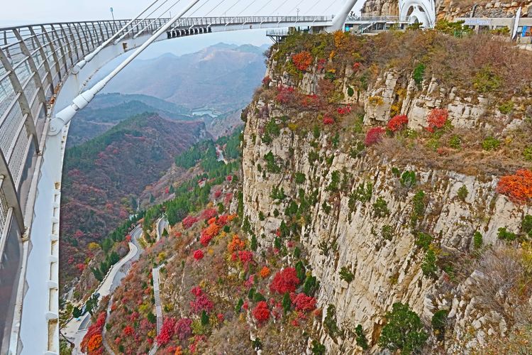 跟着《聊斋》漂亮小姐姐，穿越到潭溪山看最美秋色