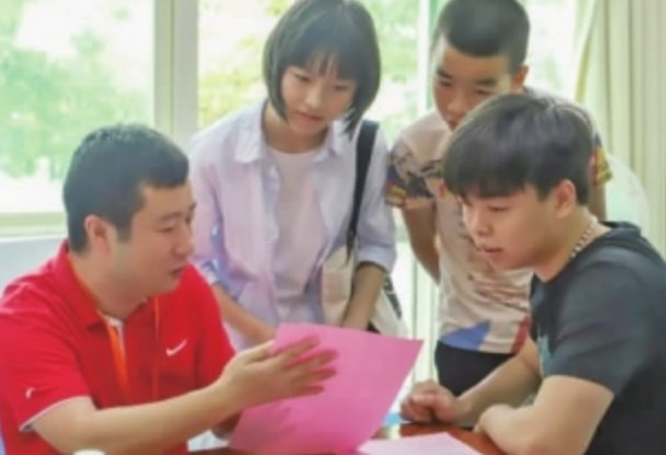 两所大学名字仅变个顺序，一个211一个像野鸡，2021考生需知晓