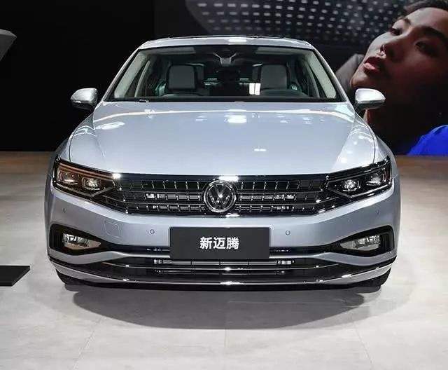 2020款新迈腾来了，老款价格劲爆，值得入手吗？