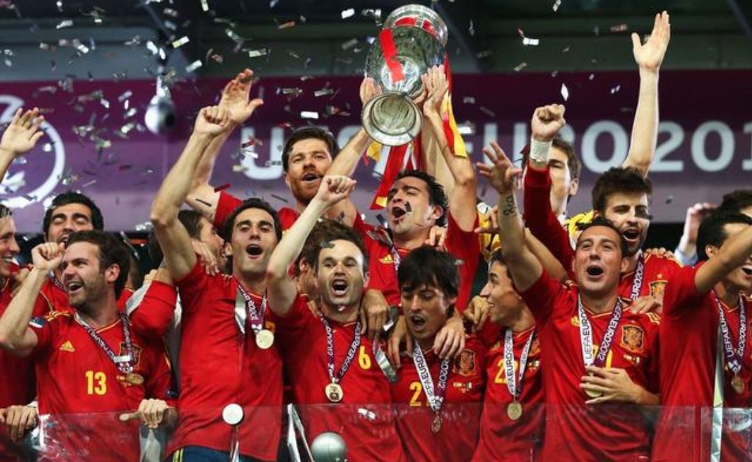 西班牙拿过几次世界杯冠军(没有梅西，何以封王?深度解析西班牙大赛三连冠)