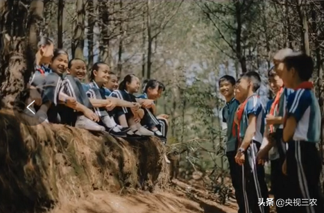 实名羡慕！这位老师带他的学生们在“云端”开了一场摇滚演唱会