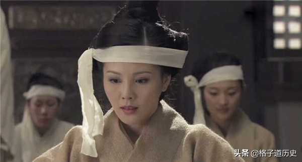 吕雉把戚夫人做成人彘，戚父手握重兵，为什么不救自己女儿？