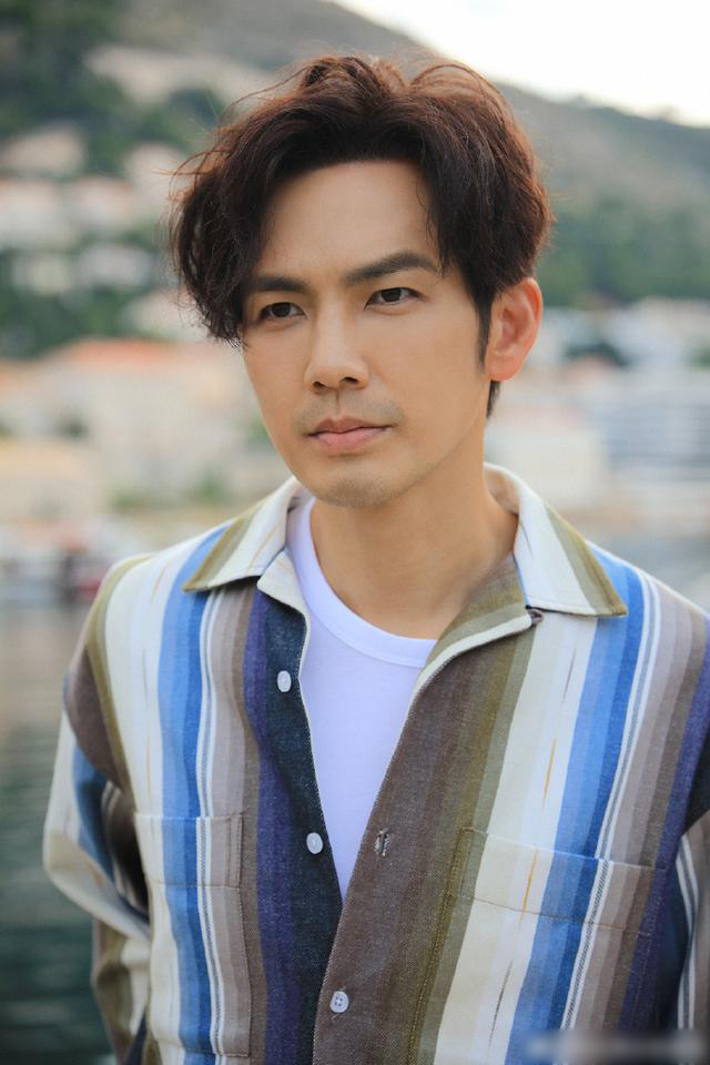 从"一线男神"到"销声匿迹",47岁的钟汉良,怎么突然不红了?