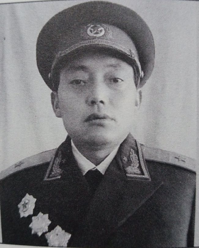 23人员名单,军衔,薪金列表如下:一,中将(3人):1,准兵团级(1人):冼恒汉