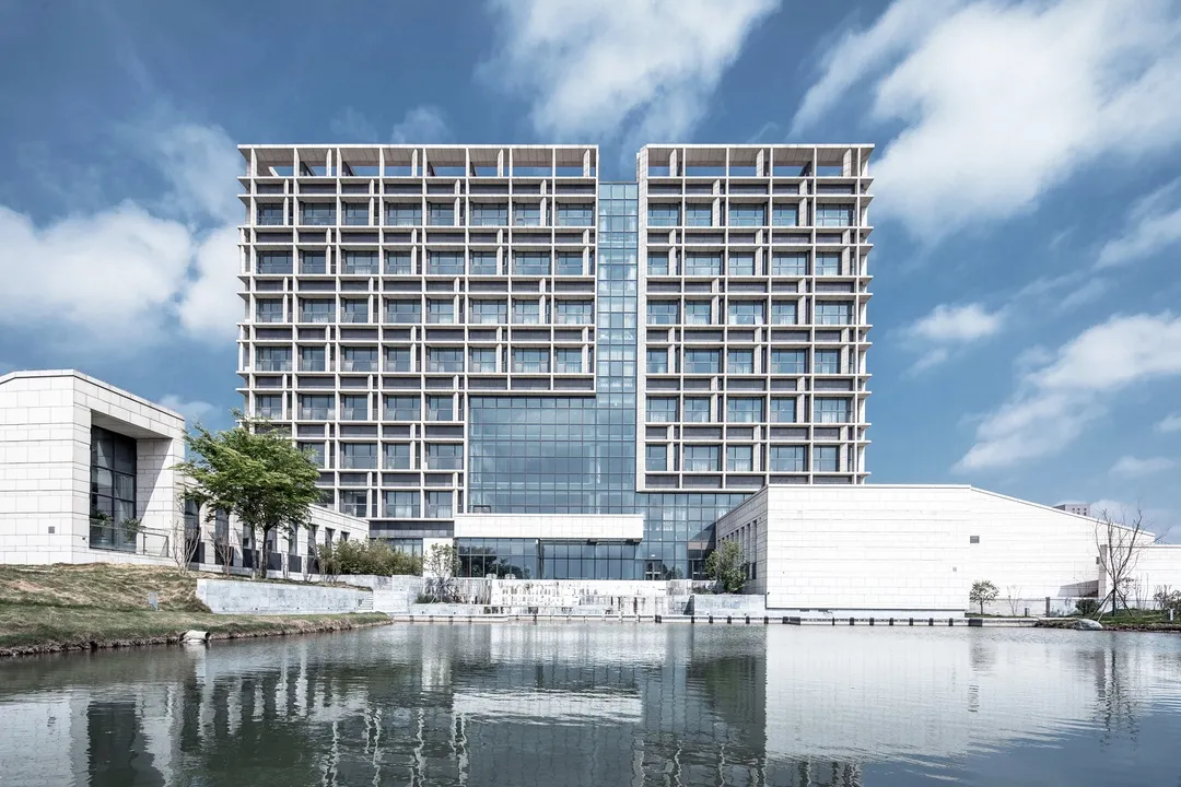 医疗建筑在城市中发挥什么作用？听清华建筑设计院副院长刘玉龙论