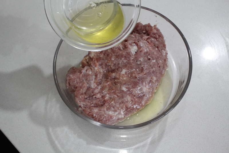 没想到烤箱还有这功能，年货腊肠也能自己做