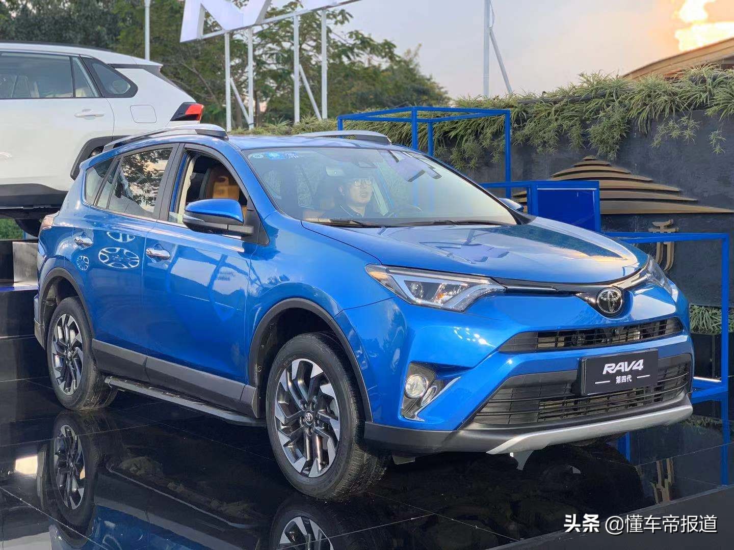 新车 | CR-V怕吗？丰田新款RAV4要来了，配置曝光，明年海外交付