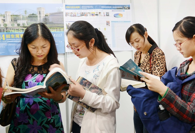 考生估分都很高，2021高考“本科线”恐上涨，高考大年或将成定局