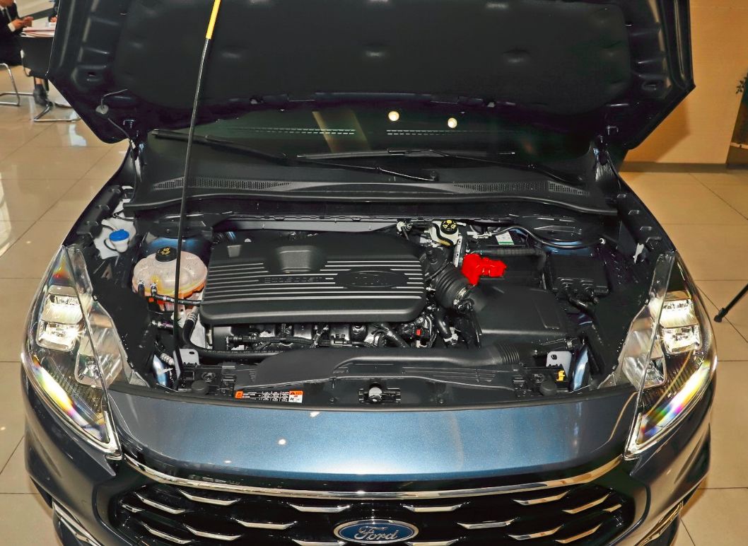 标配2.0T+8AT，福特发大招，全新SUV锐际上市，售价18.98万起