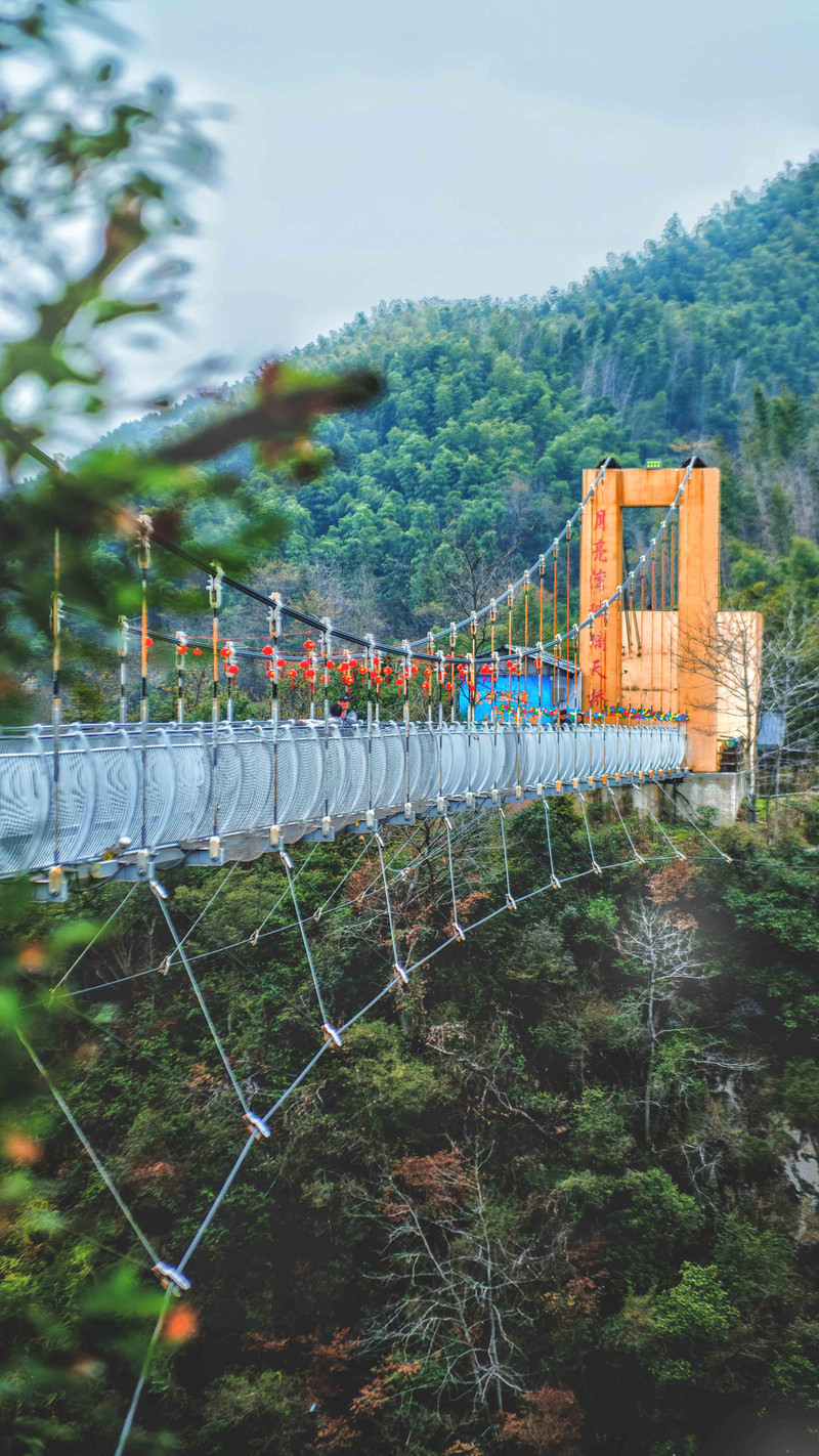 南昌哪里能晚上看足球比赛(烟雨三月湾里，尽享运动养生之旅)