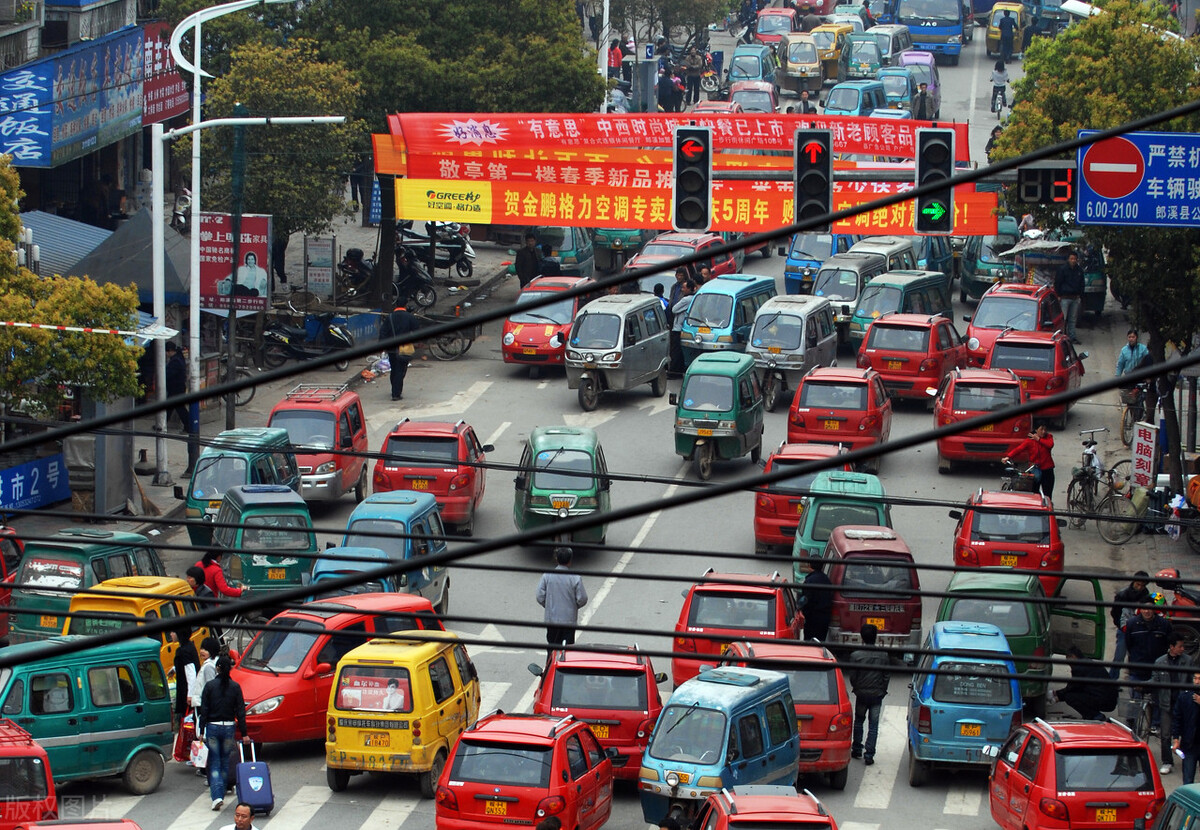 电动车、三轮车、老年代步车，走机动车道还是非机动车道？了解下