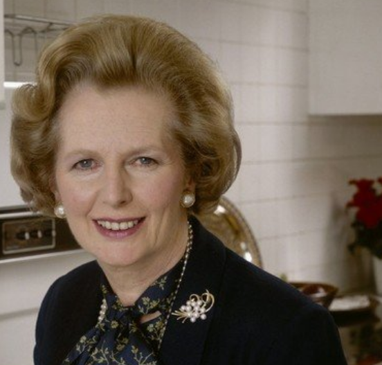 撒切尔夫人：英国人最痛恨的首相，离世后，人民在街上开香槟庆祝