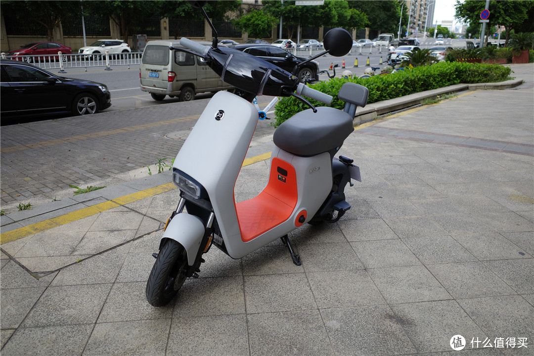 新日电动车续航突破1000公里，长途出行更无忧
