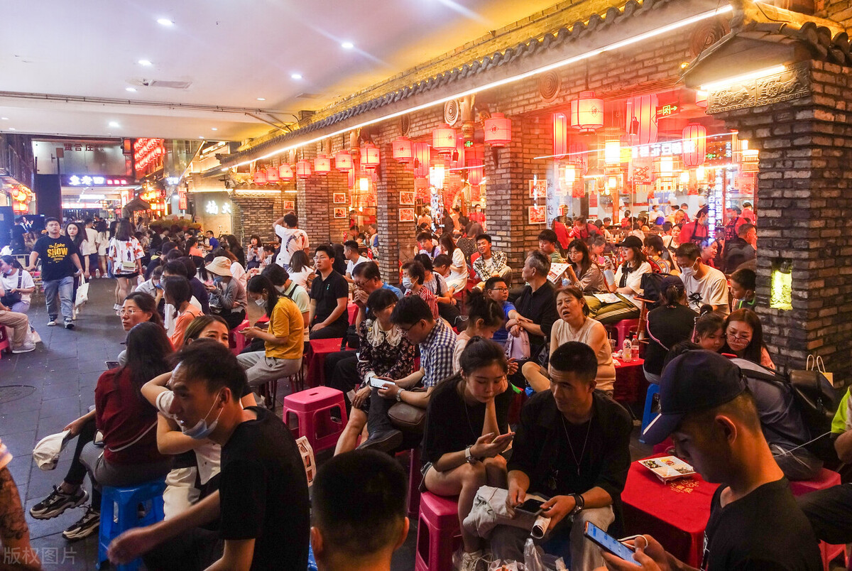 “啤酒只卖1块钱”，不亏反赚180万，这策略值得收藏