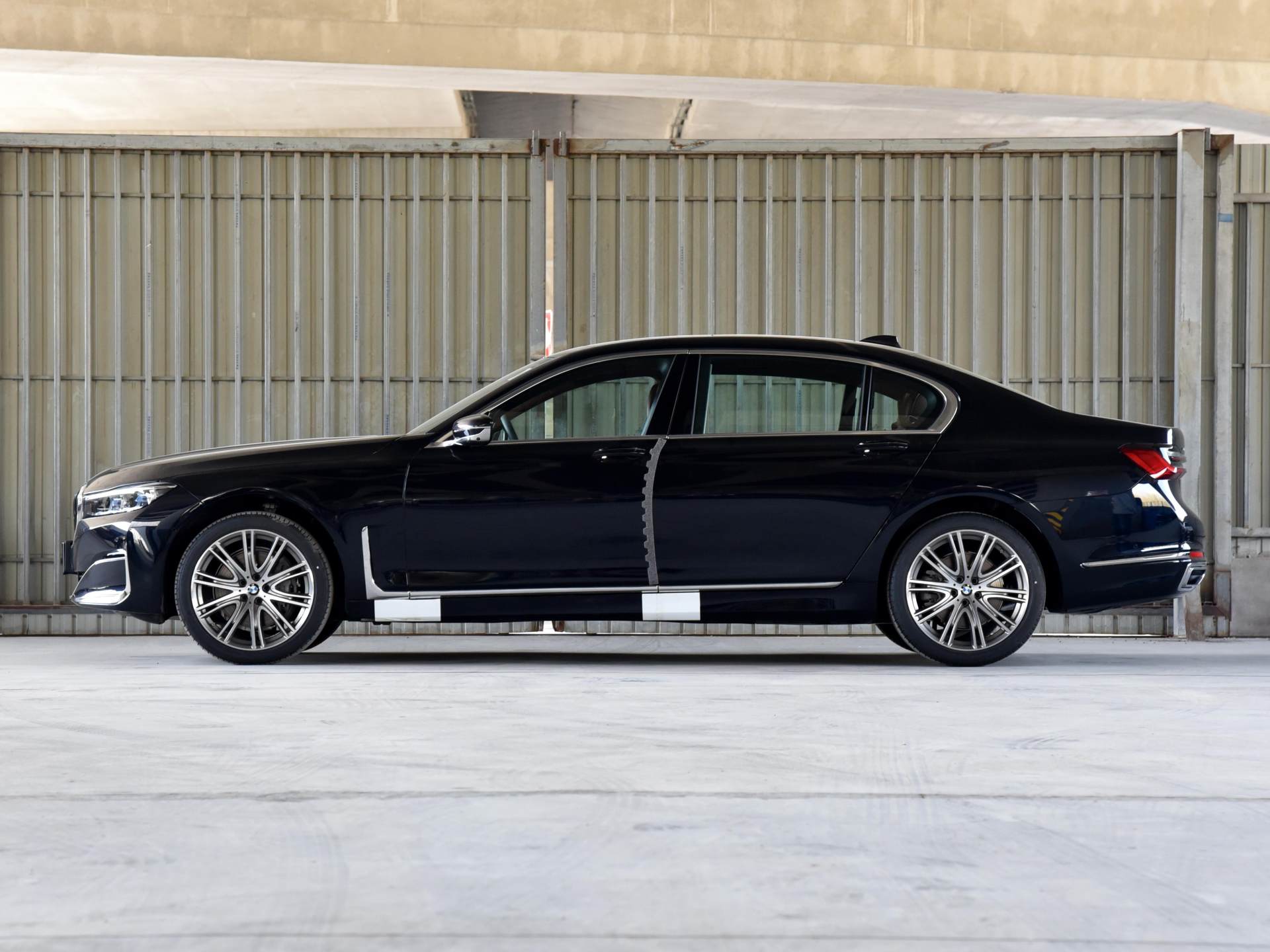 4.4T双涡轮，4.1s破百豪华旗舰轿车，实拍宝马750li