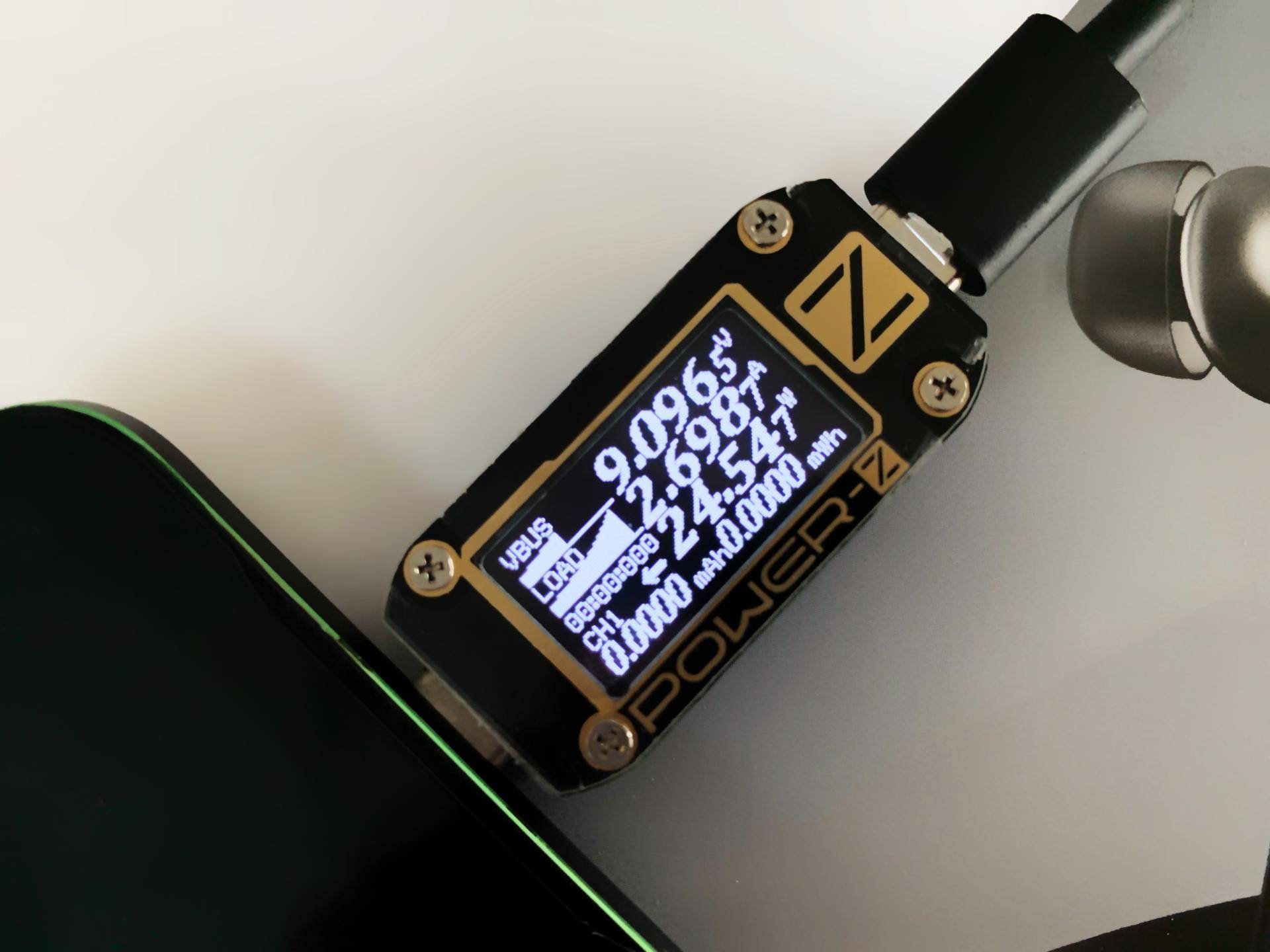 这可能是看电影最爽的手机。是鲨鱼游戏的手机2深度的体验。