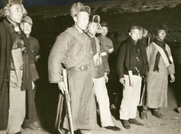 1937年周恩来崂山遇袭，替身被捅20多刀，是谁策划的？