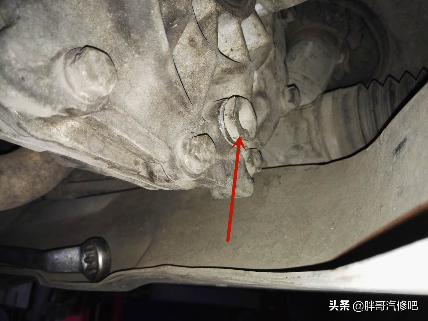 10万公里的车该如何保养？检查不是走马观花，保养不只是换机油