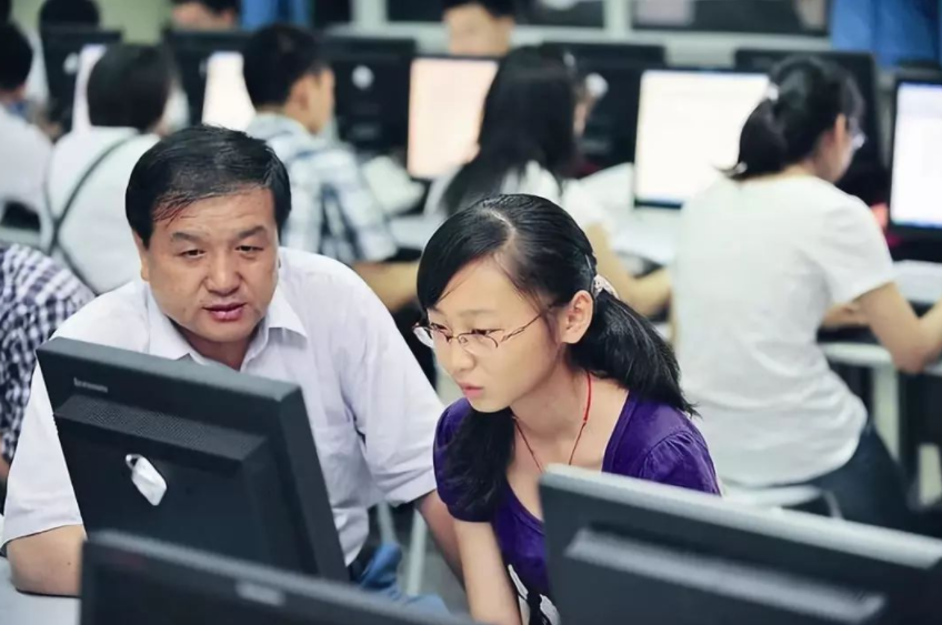 宁波工程学院黑人外教（浙江这所大学招生遇冷）