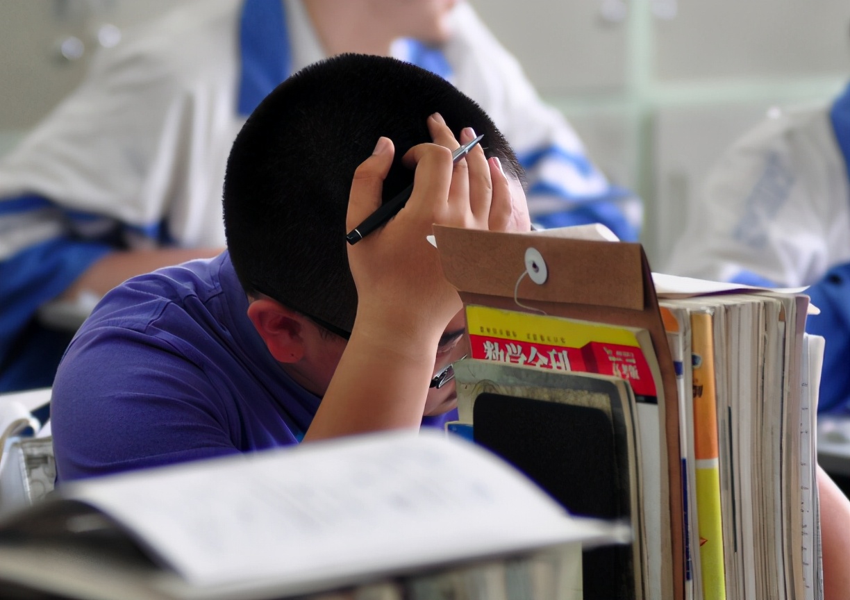 高一成绩全校倒数，高考以第一考上北大，网瘾少年如何逆袭成功？