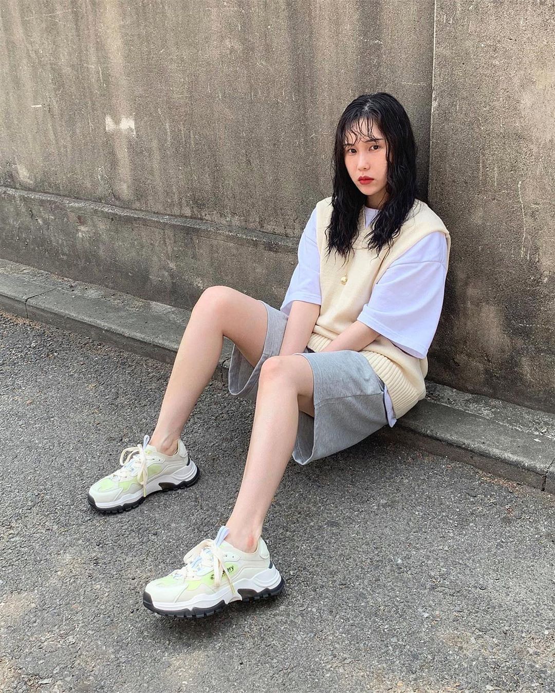 老爹鞋适合什么人穿？10个老爹鞋穿搭技巧，穿搭好看显腿长