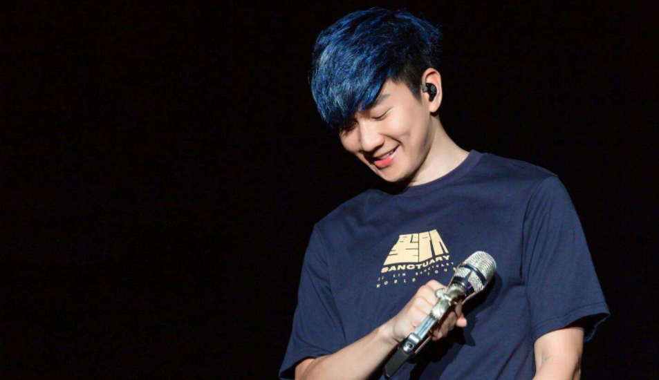 被初恋误以为是穷光蛋，苦追田馥甄“求婚”金莎，林俊杰的绯闻史