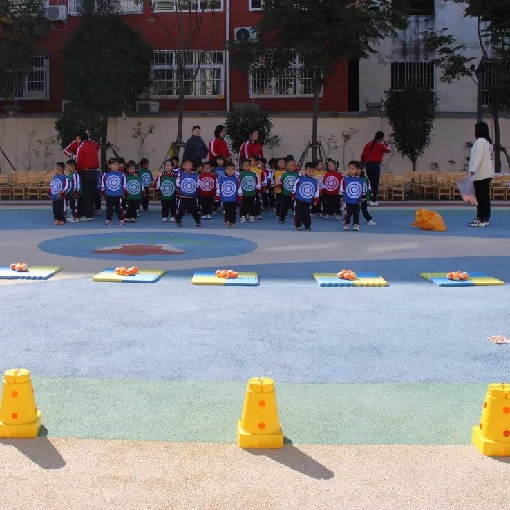 南阳市第二完全学校幼儿园萌娃出击 快乐运动