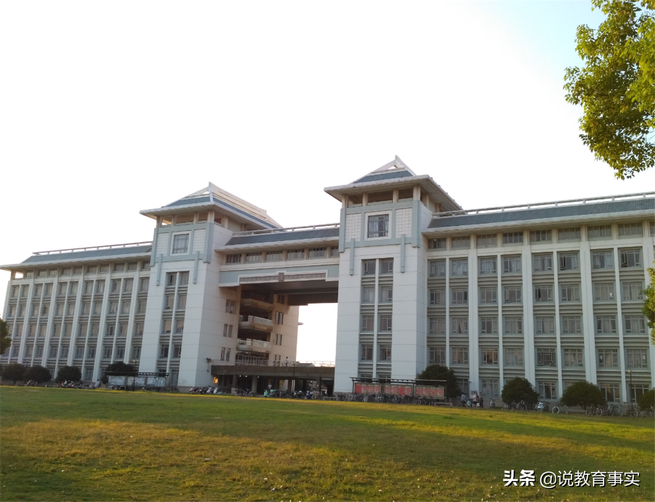 高考志愿不知道怎么填？掌握好这“三大要素”，选大学就不会出错