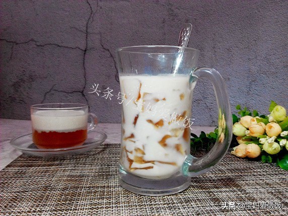 夏日必备的柠檬茶冻撞奶(柠檬红茶冻撞奶)