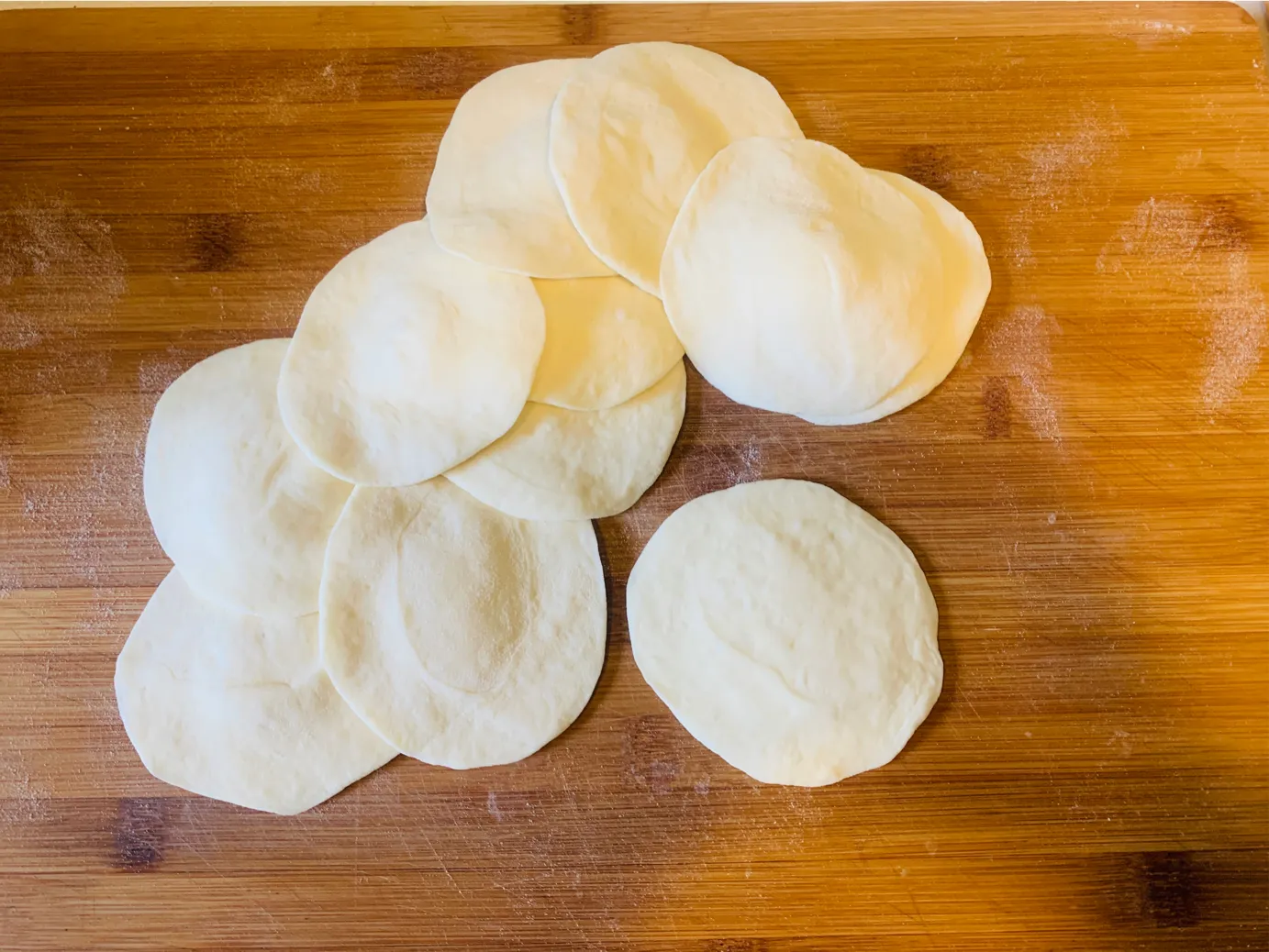 小笼包和面，只加酵母是不行，记住这3样比例，比外面卖得还松软