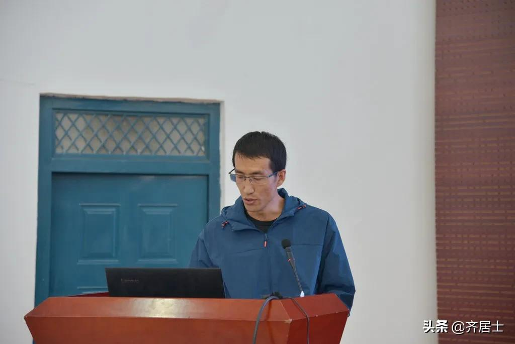 华亭一中召开了2021届高考经验总结暨2022届高考备考推进会