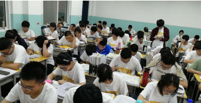 “最强”县级高中，从0到43名学生考入清华北大，考上就能去大学