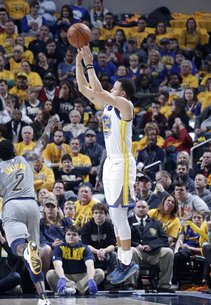 为什么nba投篮都空心(答球迷：为什么篮球运动员投篮都是空心，打板得很少？)