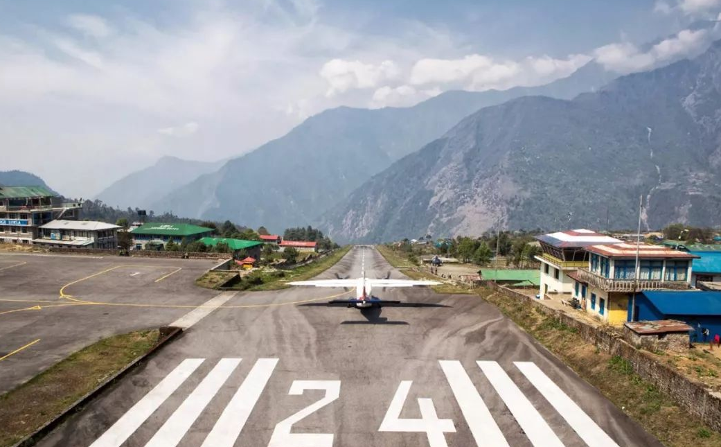 卢卡拉机场(世界上最危险机场之一尽头是悬崖)