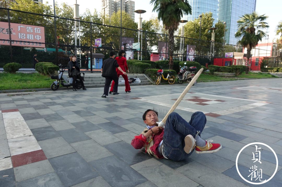 货车司机上海漂流记：数土豆等回家