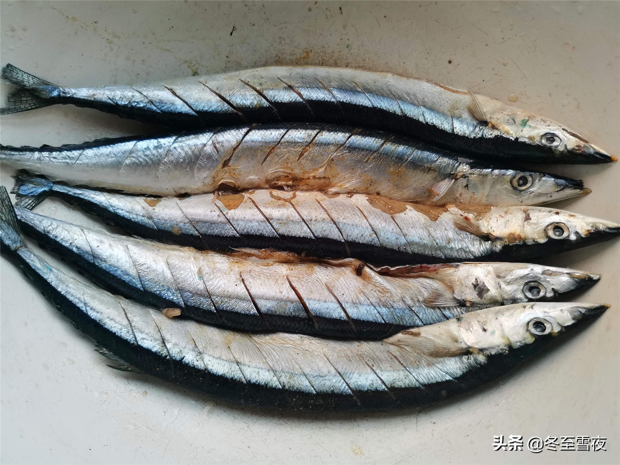 秋刀魚的做法,秋刀魚的做法,最好吃又簡單