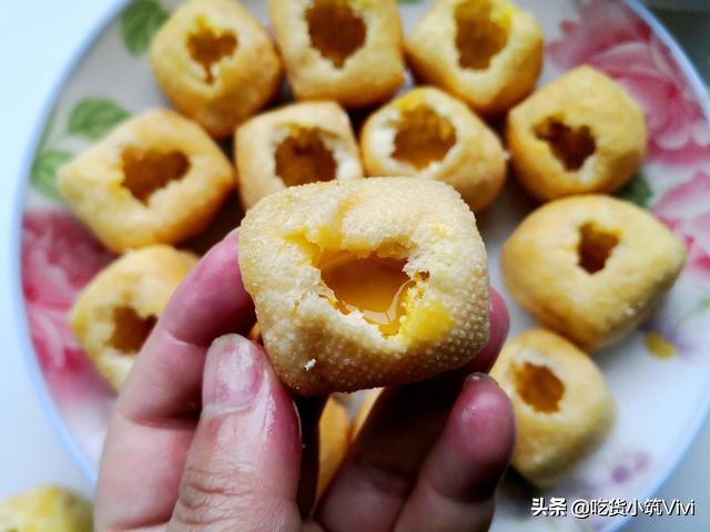 豆腐泡这样吃，不煎不炸、上锅一蒸10分钟出锅，荤素搭配真美味