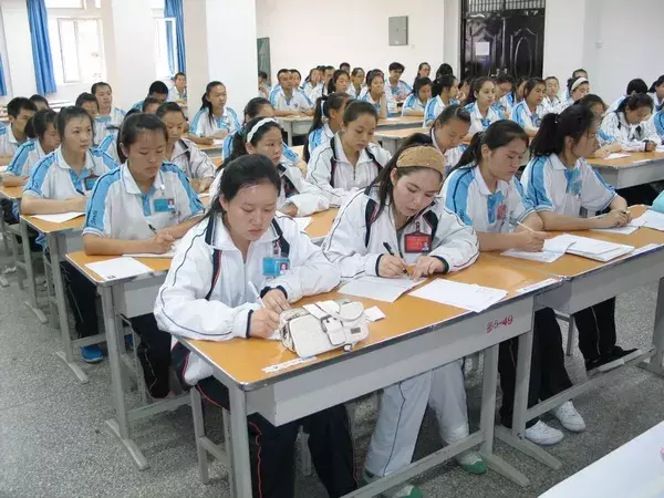 看看有没有你的母校，新疆15所院校被国家点名了