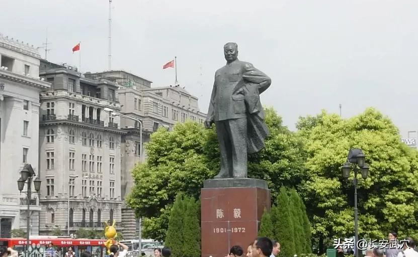 刘宗敏揉陈圆圆乳房(1949年上海解放时，军代表包养国民党姨太，陈毅知道后怎么处理？)