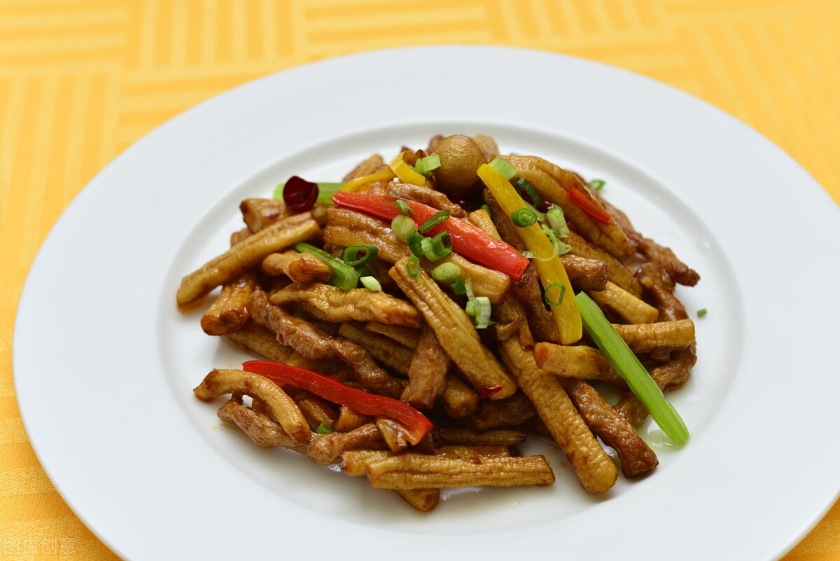 腌萝卜干时，记住“1腌2晾”，萝卜干清脆好吃，美味易保存